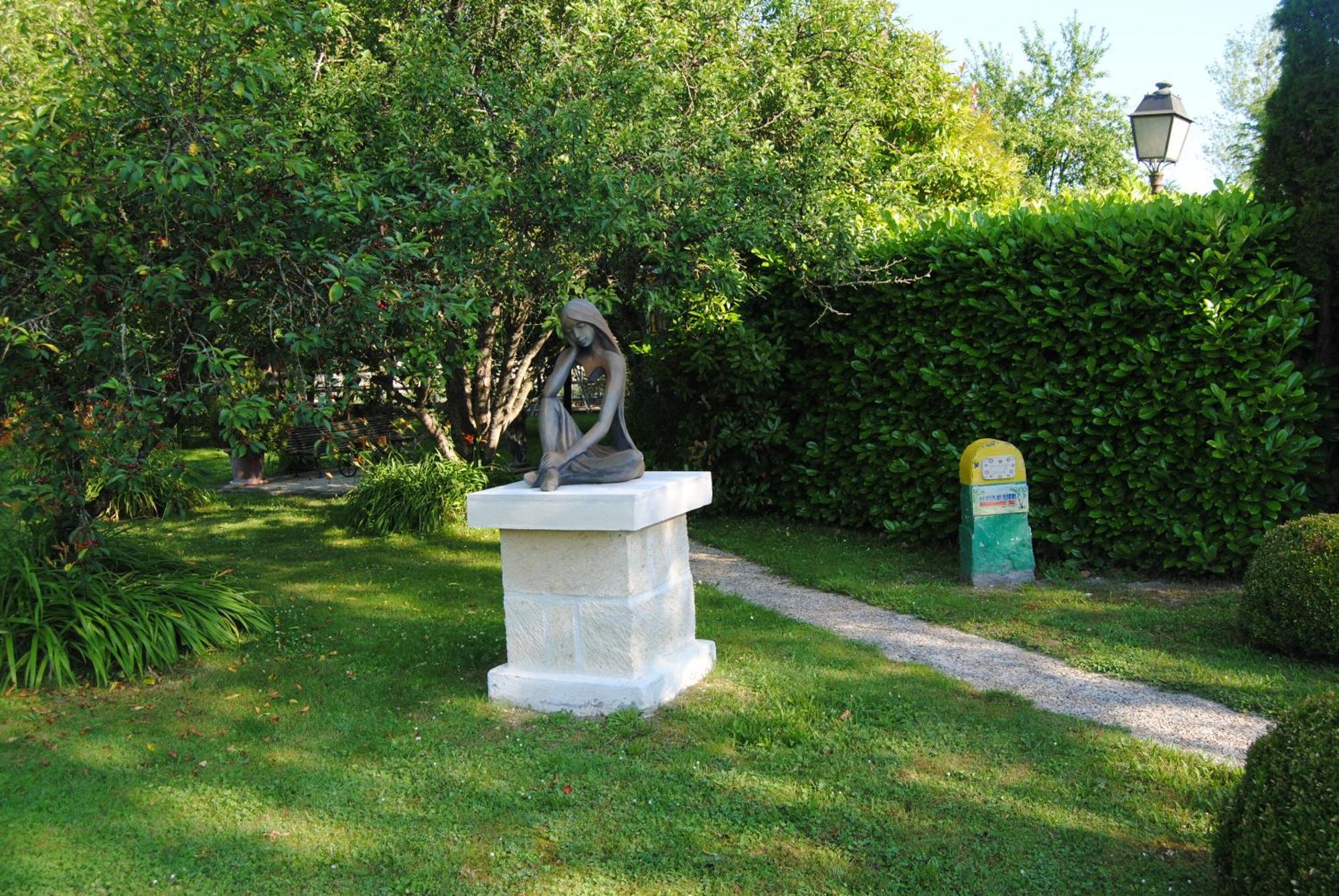 Les Insolites Du Grand Logis Marchais  Rom bilde